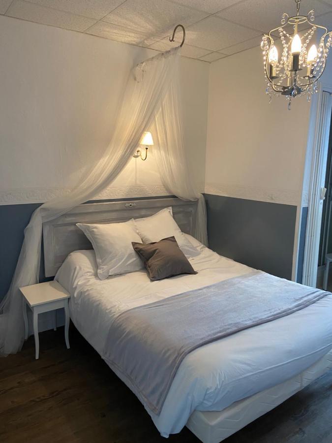 Au Fin Gourmet Hotel Льо Кроази Екстериор снимка